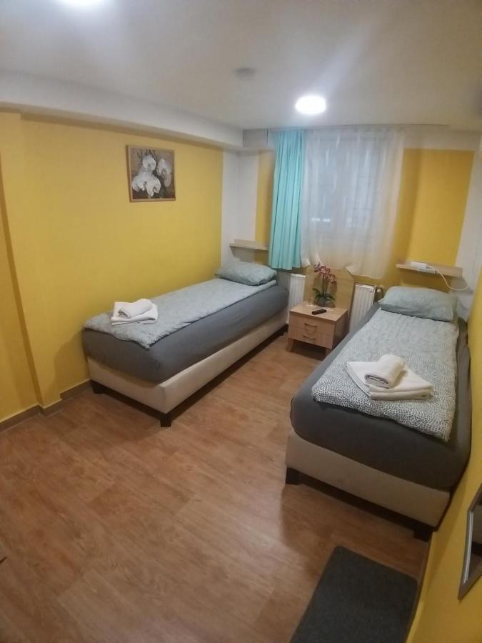 Deniz Guesthouse Будапеща Екстериор снимка