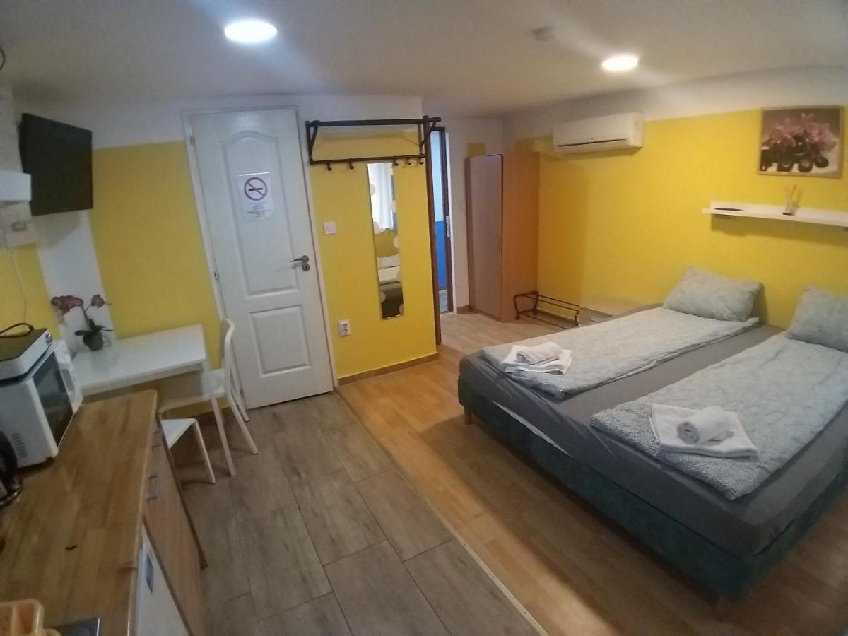 Deniz Guesthouse Будапеща Екстериор снимка