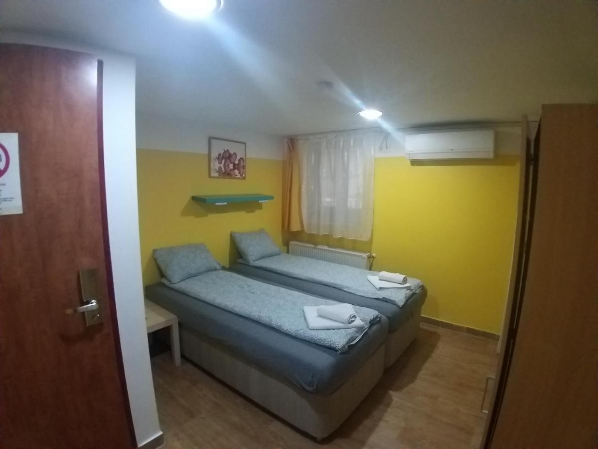 Deniz Guesthouse Будапеща Екстериор снимка