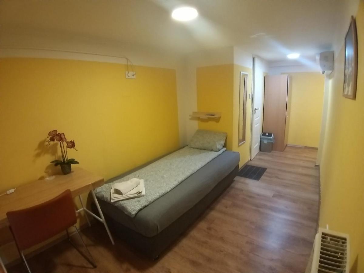 Deniz Guesthouse Будапеща Екстериор снимка