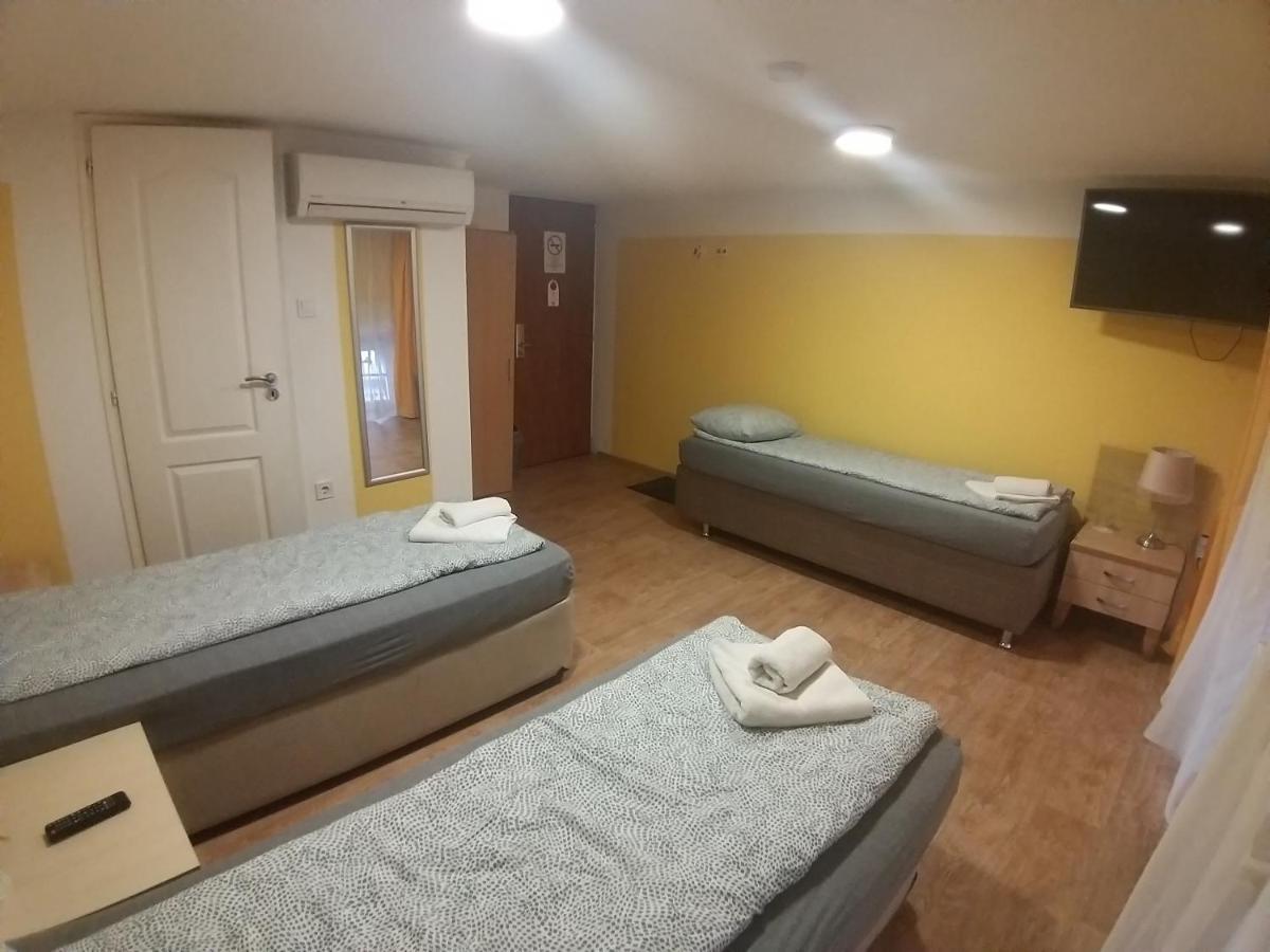 Deniz Guesthouse Будапеща Екстериор снимка