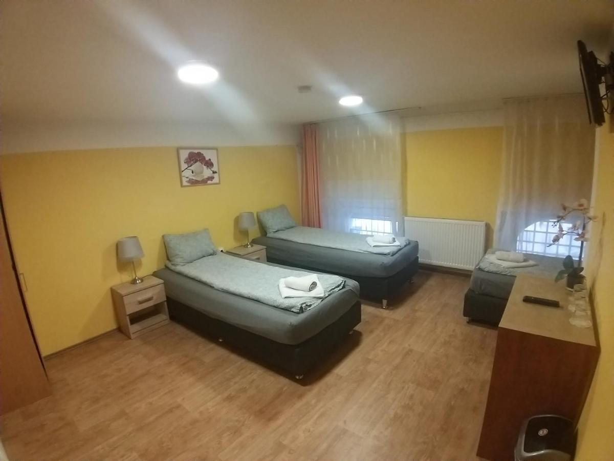 Deniz Guesthouse Будапеща Екстериор снимка