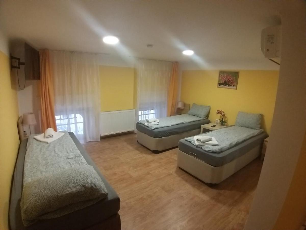 Deniz Guesthouse Будапеща Екстериор снимка